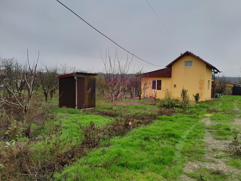 BARCANESTI -  casa +curte+teren 16k mp