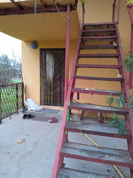 BARCANESTI -  casa +curte+teren 16k mp